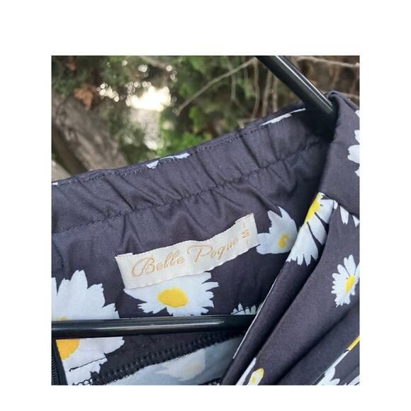 Belle Pogue Navy Blue & Daisy Skirt Size Medium Like New - Picture 3 of 5